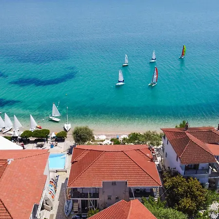 M4 בית הארחה 3*