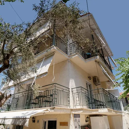 M4 בית הארחה 3*